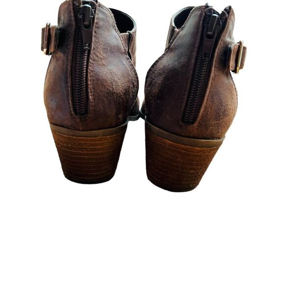 Carlos Santana Block Heel Peep Hole Brown Faux Suede Booties sz 8.5” - Picture 5 of 6